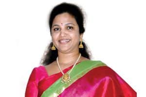 YSRCP leaders and cadres street fight in Kurnool district