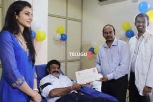 Celebs donate blood