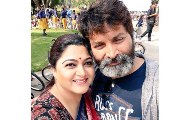 Khushbu Bids Goodbye to Agnyaathavaasi Sets!