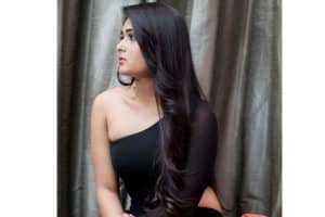 Arjun Reddy girl inks a three-film deal in Bollywood