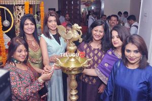 Srishti Vyakaranam Inaugurates Khwaaish Designer Lifestyle Exhibition