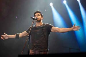 Top Bollywood actor croons for Mahesh Babu