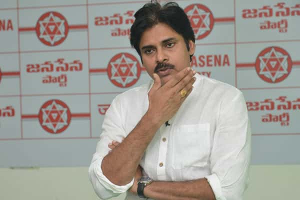 Pawan Kalyan takes U-turn over special status to Andhra