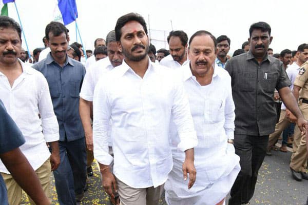 Jagan's Resignations Salvo to irk Chandrababu