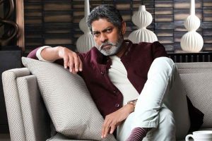 Jagapathi Babu signs a Bollywood biggie