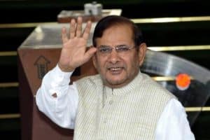 Sharad Yadav visits YSRCP Sine Die camp! Jagan in requesting mode on Twitter!