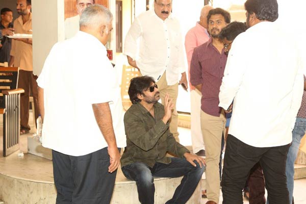 Why attacking Srini Raju will haunt Pawan Kalyan