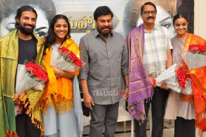 Pics : Chiranjeevi felicitates Team Mahanati