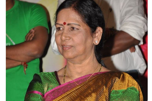 A strong blow to TDP in Chittoor! Galla Aruna Kumari resigns