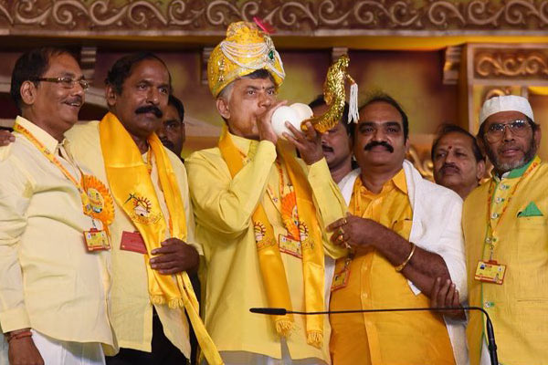 Chandrababu Naidu eyes on YSR CP MP seats