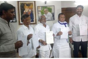 Prof Nageshwar – The politics behind YSR CP resignations