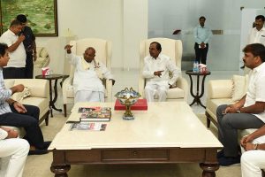 Deve Gowda calls on Telangana CM