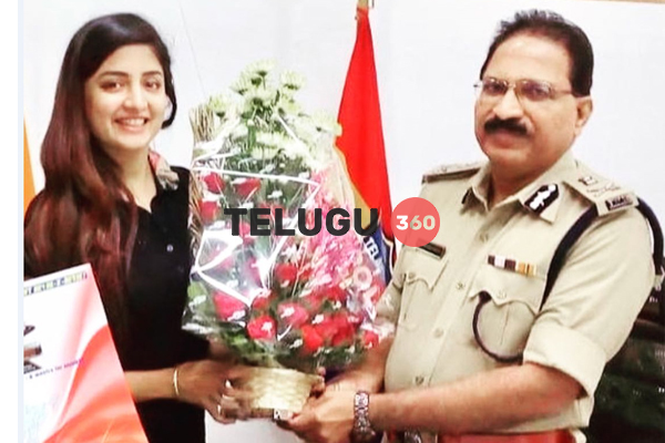 Poonam Kaur met Telangana DGP