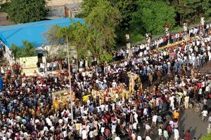 Karunanidhi laid to rest on Marina by his mentor’s side