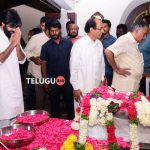 Pawan kalyan pays homage to Nandamuri Harikrishna