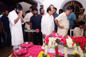 Celebs pays homage to Nandamuri Harikrishna Set5