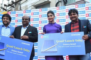 Pooja Hegde launches Samsung galaxy note 9