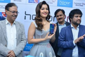 Raashi Khanna Launch Honor Mobile at Big C