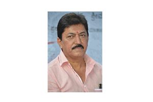 Actor Devaraj hurt in road accident.