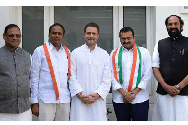 Film producer Bandla Ganesh, TRS MLC join Congress