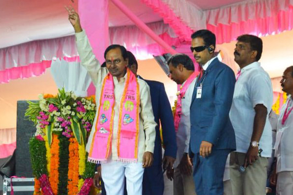 Don't become slaves to national parties: KCR sounds poll bugle