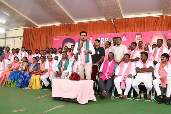 CM aspirants: TRS banking on Congress weakness