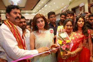 Pranitha Inaugurates Videms Silks Showroom