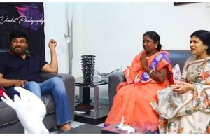 Chiranjeevi surprises Village singer
