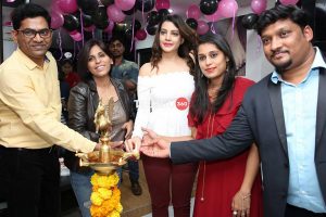 Pics : Diksha Panth Inaugurates Glam Studios Unisex Salon