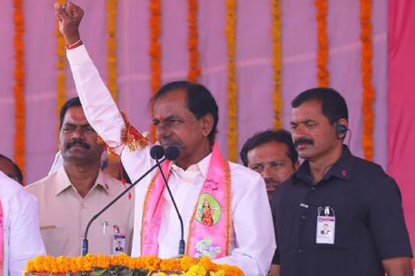 KCR hits out at Lagadapati calling it 'vekili makili survey'