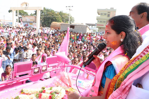 MP Kavitha campaigns hard for TRS win in Jagityal segment