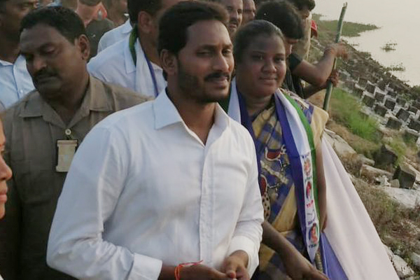 SIT notice to Jagan once again in 'Kodi Kathi' case