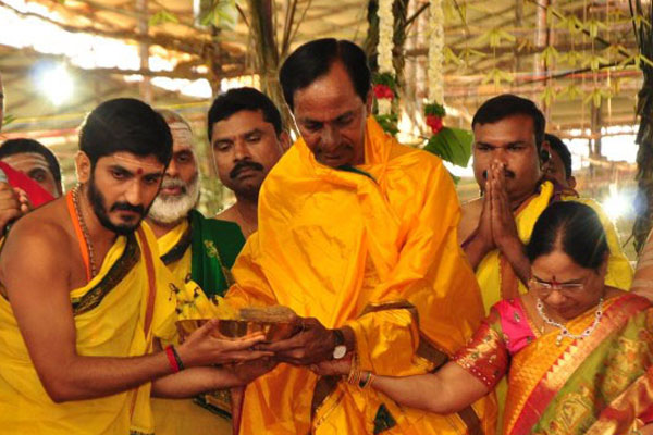 KCR mulling over another mega Chandi homam