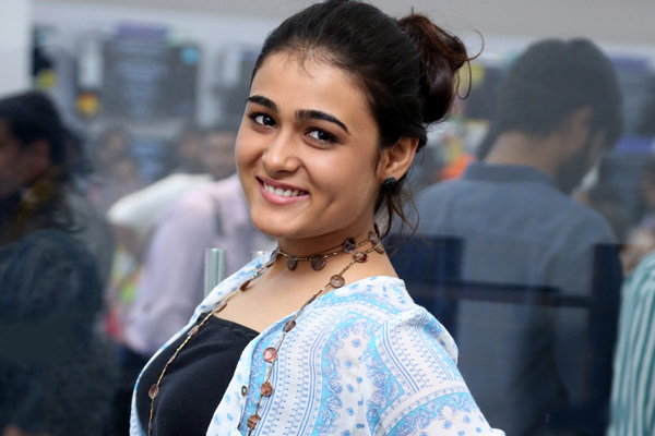 Shalini Pandey girl ready for Bollywood Debut