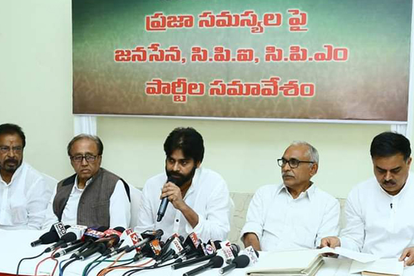 Lokesh, Jagan consider politics as a hereditary right: Pawan