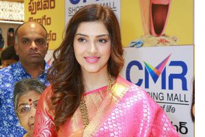 Mehreen inaugurates CMR Shopping mall