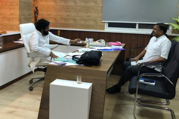 'JD' Lakshmi Narayana joining Janasena, big boost to the party