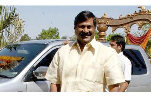 Why KCR inviting Mandava into party fold?