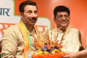 Hailing Modi, Bollywood actor Sunny Deol joins BJP