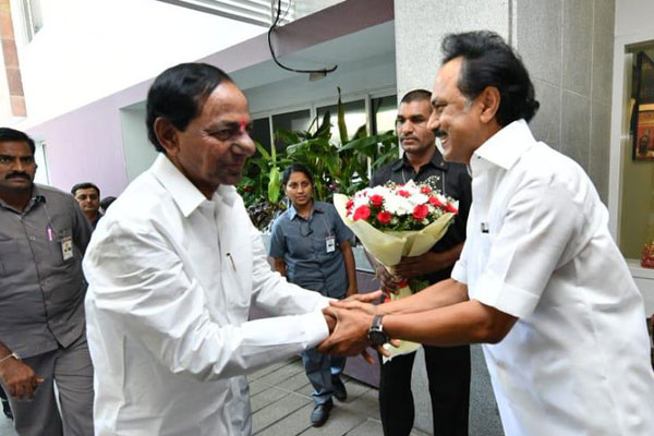 Telangana CM meets DMK leader Stalin