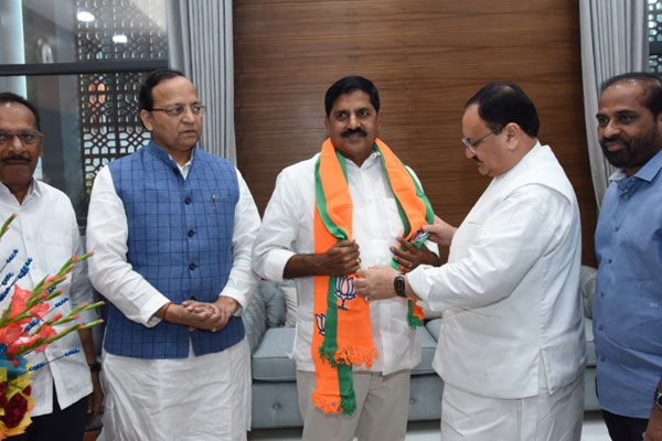 TDP Ex Minister joins BJP in Delhi