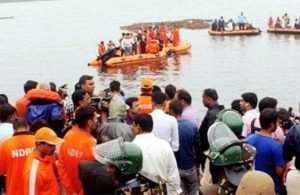 Operation resumes to salvage sunken Andhra boat