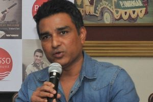 Manjrekar backs protests against JNU violence, Yogeshwar responds