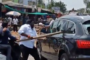 Violence ahead of polls: Bonda Uma, Buddha Venkanna attacked