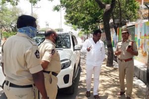 Kanigiri MLA violates lockdown. “Don’t you know I am an MLA,” he threatens police