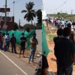 Heavy queues outside liquor stores in AP