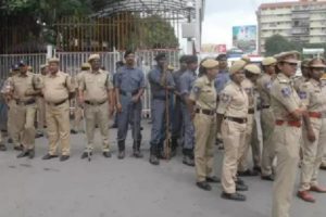 Cops foil ‘Chalo Pragathi Bhavan’ march, BJP leaders under house arrest
