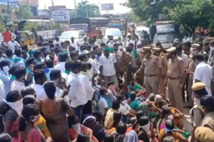 Jeevan Reddy under house arrest, maize farmers protest in Jagityal