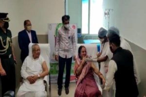 Andhra Guv takes Covid vaccine shot