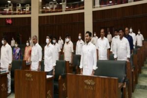 Mask-less Jagan in Assembly: Lokesh cries foul